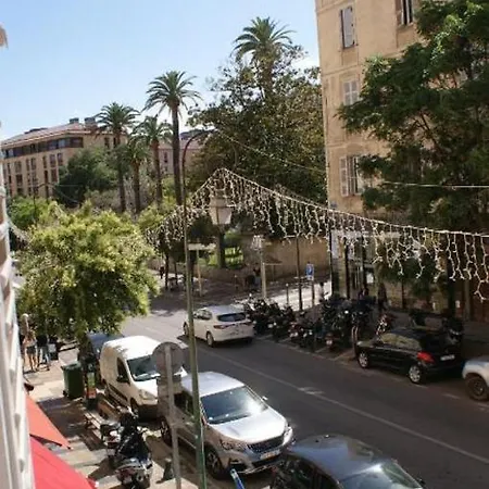 Apartment Charming In The Heart Of Ajaccio *